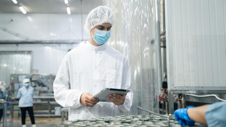 Solutions QHSE pour l&rsquo;industrie agroalimentaire : fonctionnalités spécifiques et conformité